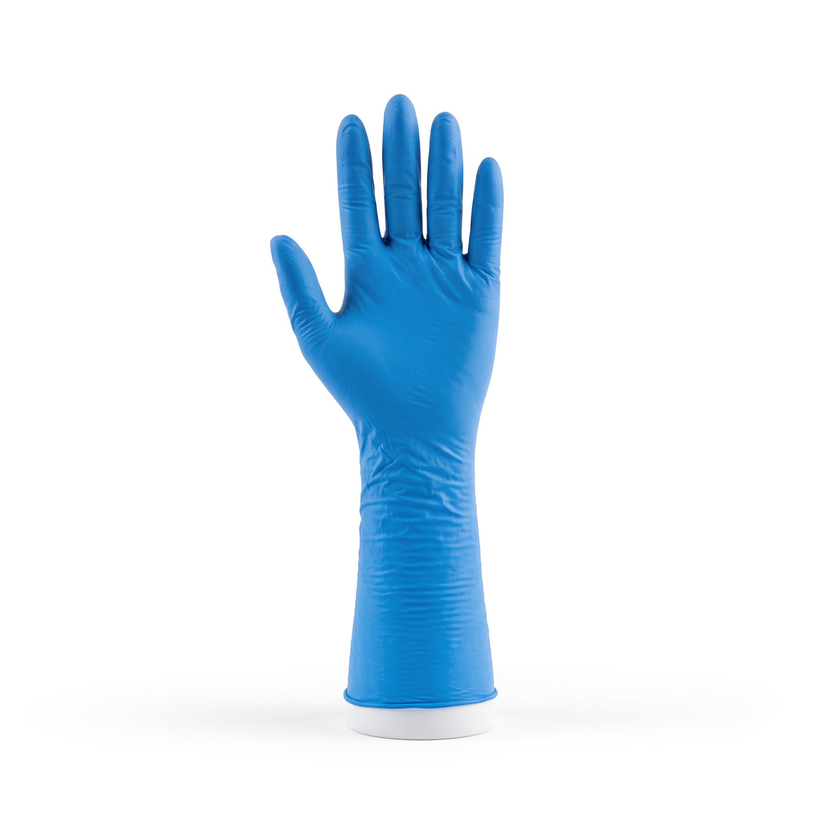Guante de nitrilo azul alto riesgo Klinetix puesto en una mano, mostrando el largo extendido de 12 pulgadas