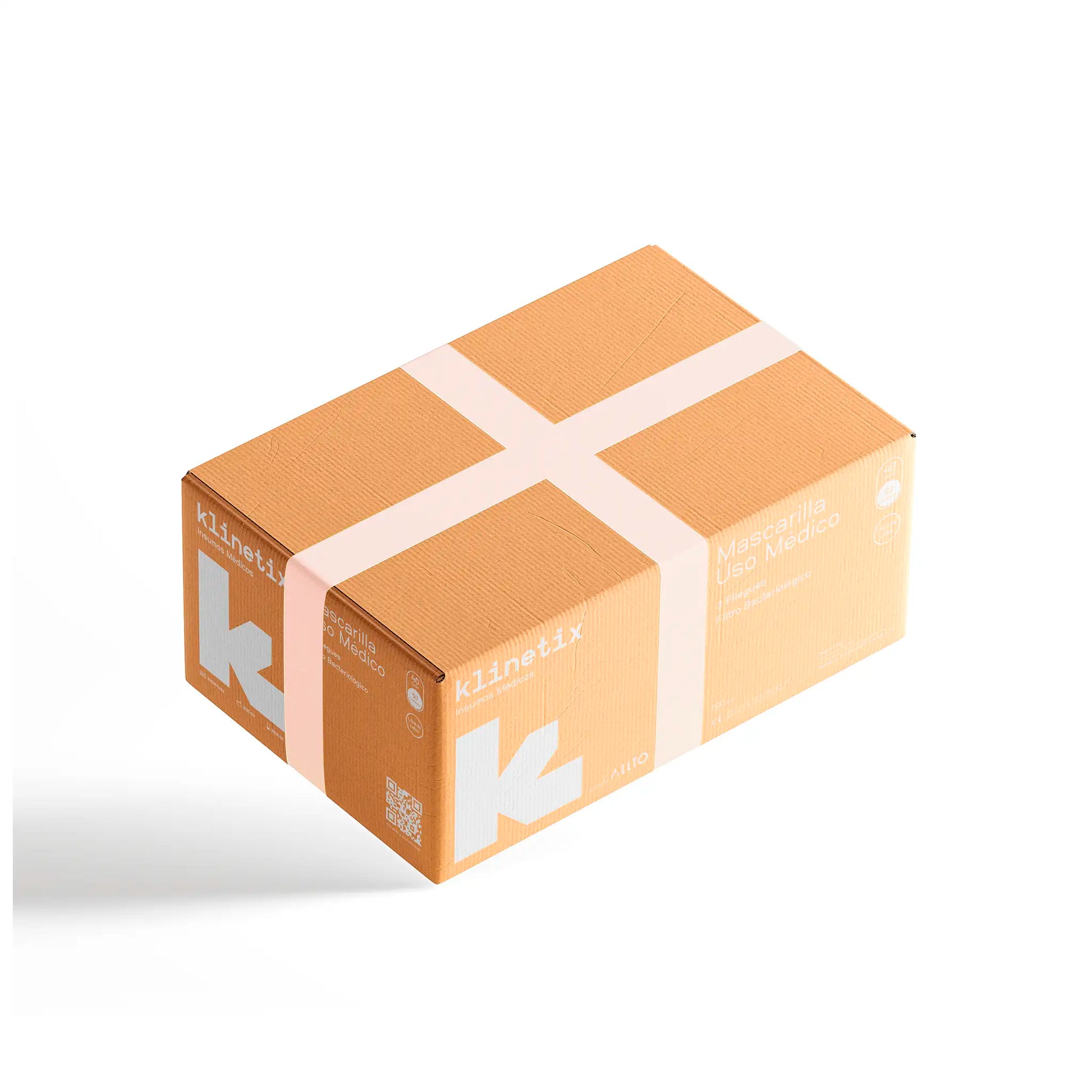 Caja master de cartón y cajas individuales de mascarillas de uso médico Klinetix, insumos de protección personal con 3 pliegues y filtro bacteriológico para entornos sanitarios.